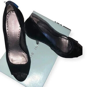 Gianni Bini velvet peep toe heels